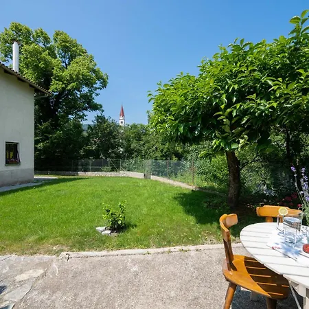 Apartma Frida アパート